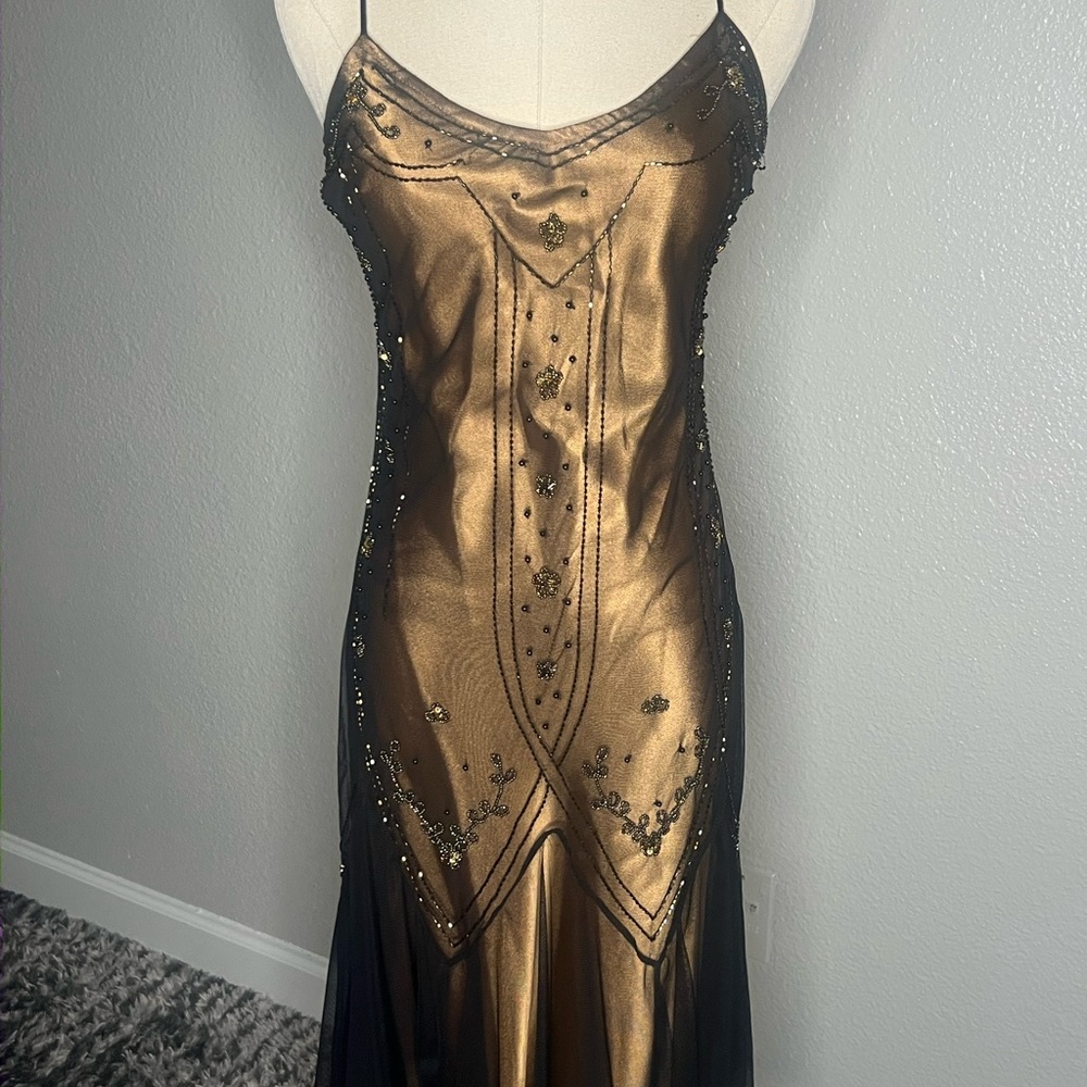 Vintage gold and black mid flowy dress